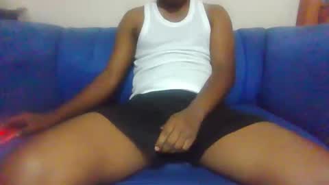 Snapshot of hotguyy001 chatting on 09-27-25, 03:55 hotguyy001 online show from 09-27-25, 03:55