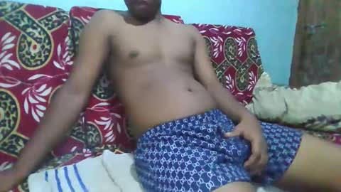hotguyy001 online show from 12-01-25, 01:54