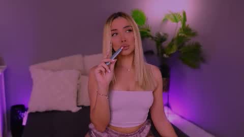 Maria online show from 11-26-25, 03:40