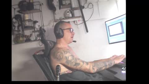 hotkinkytat online show from 04-16-26, 11:00