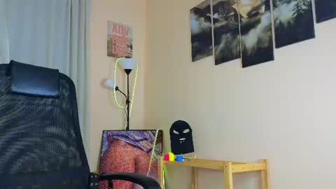 Snapshot of hotlaracroft chatting on 07-23-26, 01:58 Allison online show from 07-23-26, 01:58