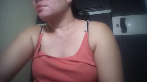 Snapshot of hotmatureladyxxx chatting on 12-21-25, 09:55 hotmatureladyxxx online show from 12-21-25, 09:55