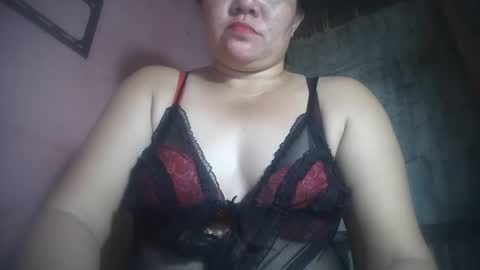 Snapshot of hotmatureladyxxx chatting on 05-05-26, 12:35 hotmatureladyxxx online show from 05-05-26, 12:35