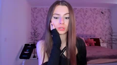 hotmolly_ online show from 06-04-26, 09:48