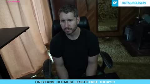 Snapshot of hotmuscles6t9 chatting on 06-15-26, 01:13 hotmuscles6t9 online show from 06-15-26, 01:13