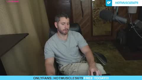 Snapshot of hotmuscles6t9 chatting on 06-16-26, 01:41 hotmuscles6t9 online show from 06-16-26, 01:41
