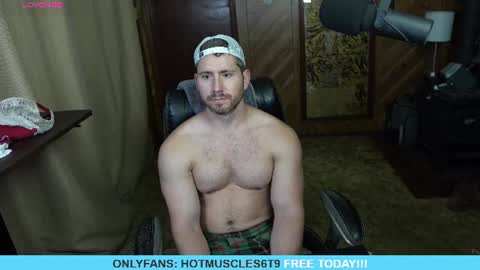 Snapshot of hotmuscles6t9 chatting on 06-23-26, 02:31 hotmuscles6t9 online show from 06-23-26, 02:31
