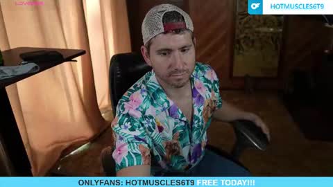 Snapshot of hotmuscles6t9 chatting on 07-25-26, 03:53 hotmuscles6t9 online show from 07-25-26, 03:53