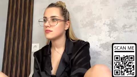 Snapshot of hotmusex chatting on 06-11-26, 01:20 hotmusex online show from 06-11-26, 01:20