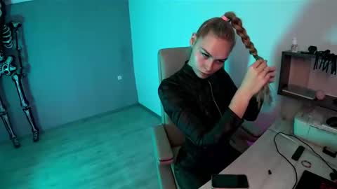 hotprincess2hot online show from 11-11-25, 11:10