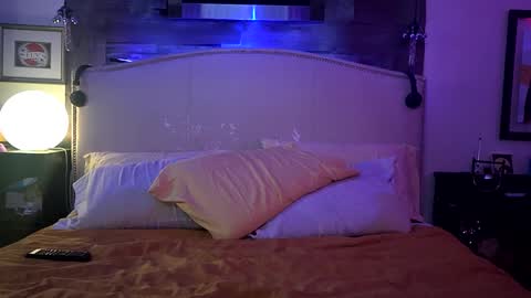 hotrox6942 online show from 09-09-25, 10:26