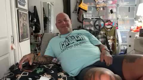 Snapshot of hotstuff775616 chatting on 10-28-25, 01:09 hotstuff775616 online show from 10-28-25, 01:09