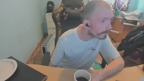 Snapshot of hotsummer1996 chatting on 03-08-25, 12:30 hot online show from 03-08-25, 12:30