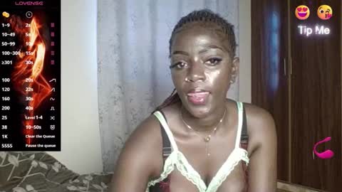 Snapshot of hott_amalia chatting on 11-22-25, 01:43 Amalia online show from 11-22-25, 01:43