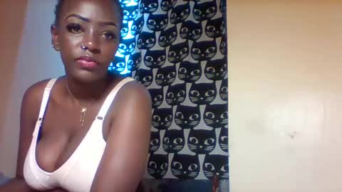 Snapshot of hott_amalia chatting on 12-05-25, 01:52 Amalia online show from 12-05-25, 01:52