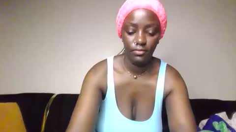 Snapshot of hott_amalia chatting on 12-21-25, 11:56 Amalia online show from 12-21-25, 11:56