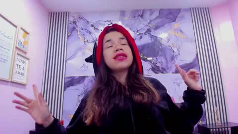 Snapshot of hott_barbie_ chatting on 11-11-25, 03:17 hott_barbie_ online show from 11-11-25, 03:17