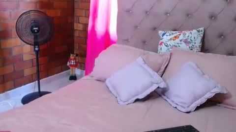 victorya karolyna online show from 11-25-25, 07:36