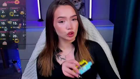 hello Im Eva online show from 04-04-26, 07:28