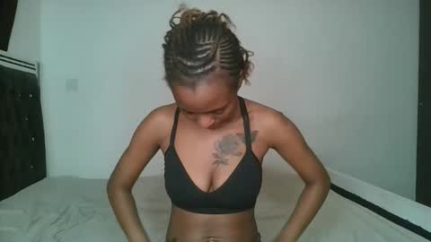 hottie_mistie online show from 04-15-26, 09:15