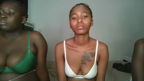 hottie_mistie online show from 04-22-26, 02:58