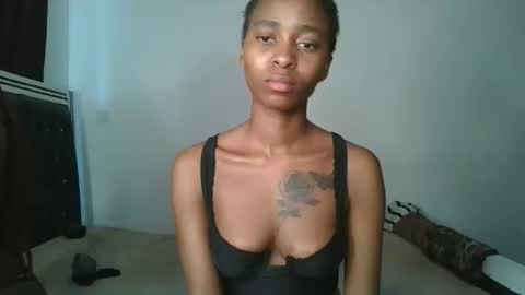 hottie_mistie online show from 06-05-26, 06:52
