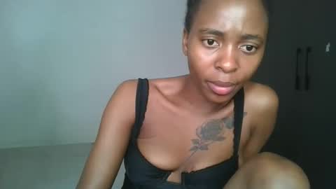 hottie_mistie online show from 06-11-26, 06:00
