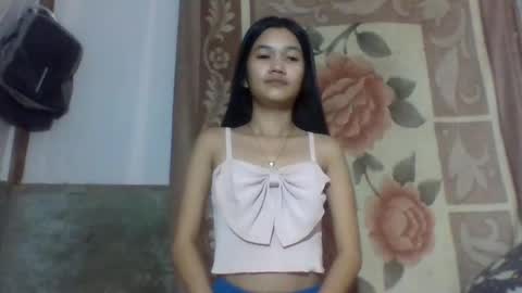 hottie_ptite online show from 12-01-25, 08:30