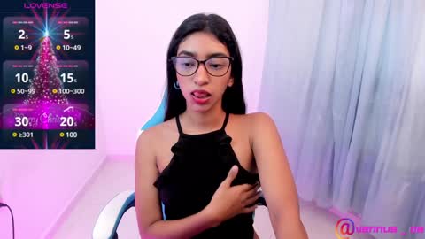 Snapshot of hottie_veronica chatting on 01-03-25, 07:18 Veronica independent model online show from 01-03-25, 07:18