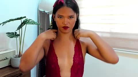 Snapshot of hottieelijah760282 chatting on 12-02-25, 05:35 Maxine online show from 12-02-25, 05:35