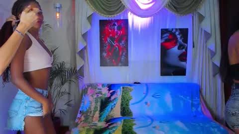 hotties_kittens18 online show from 12-05-25, 06:04