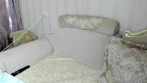hotty_bell8 online show from 06-12-26, 05:23