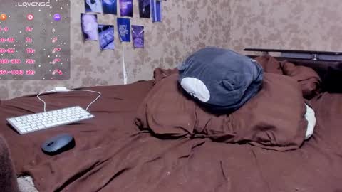 Snapshot of hotty_linn chatting on 10-24-25, 04:36 Linn online show from 10-24-25, 04:36