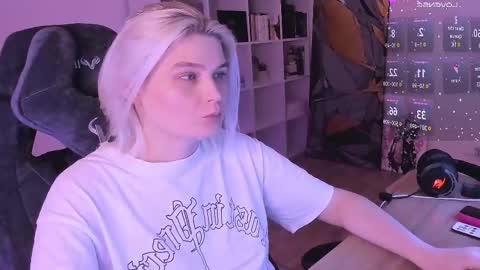 Nessie and Jessie online show from 02-19-25, 06:54