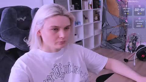 Nessie and Jessie online show from 02-20-25, 12:36