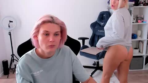 Nessie and Jessie online show from 10-11-25, 10:25