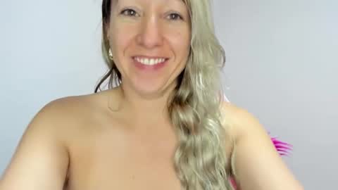 hottychrystal online show from 11-21-25, 01:21