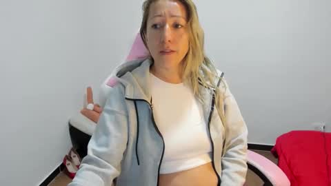 hottychrystal online show from 11-29-25, 09:45