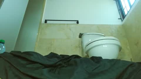 Mary online show from 10-24-25, 03:30