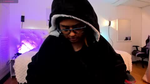 Snapshot of houseigth_ chatting on 07-21-26, 01:35 online show from 07-21-26, 01:35