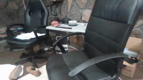 Snapshot of houstonbored chatting on 12-13-24, 01:37 houstonbored online show from 12-13-24, 01:37