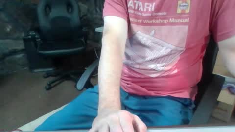 Snapshot of houstonbored chatting on 11-17-25, 06:35 houstonbored online show from 11-17-25, 06:35