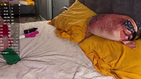 Snapshot of howtoreachorgasm chatting on 12-24-24, 07:55 Elizabeth online show from 12-24-24, 07:55