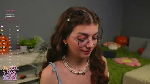 Diane online show from 10-26-25, 09:10