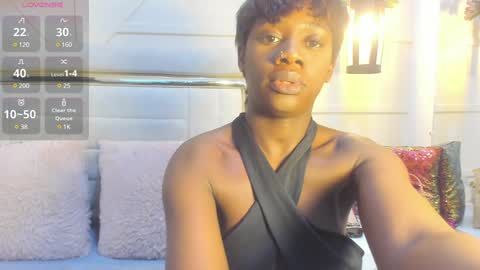 Snapshot of huddah_cam chatting on 01-10-25, 11:33 huddah online show from 01-10-25, 11:33