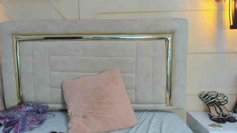 Snapshot of huddah_cam chatting on 02-08-25, 05:29 huddah online show from 02-08-25, 05:29