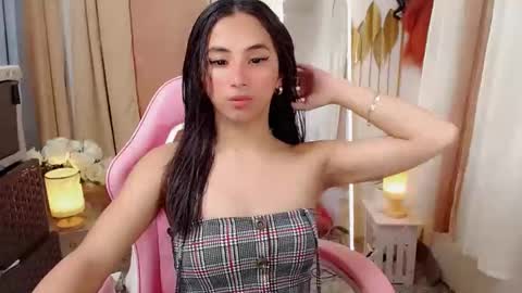 Snapshot of hugeasiancockandrea chatting on 03-05-25, 04:34 drea  online show from 03-05-25, 04:34