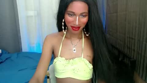 hugecock_caramel online show from 04-12-26, 06:29