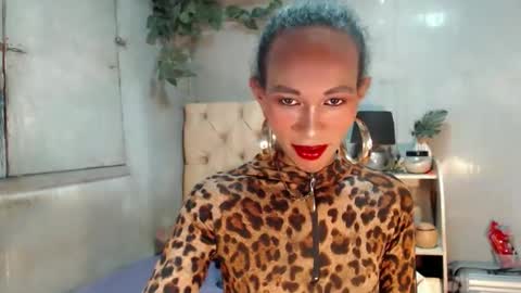 hugecock_caramel online show from 04-30-26, 11:38