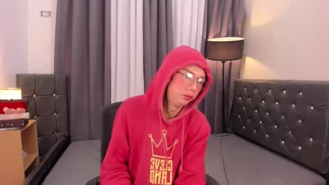 hugecock_pretty714250 online show from 12-14-25, 11:42